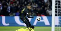 Neymar jogando pelo Paris Saint-Germain  Foto: REUTERS/Christian Hartmann / REUTERS/Christian Hartmann