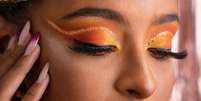 Saiba como fazer valer aquela maquiagem que você ficou horas fazendo para o carnaval -  Foto: Shutterstock / Alto Astral