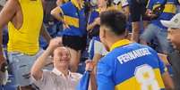 Pol Fernandéz, meia do Boca Juniors, emocionou um torcedor com síndrome de down  Foto: Reprodução/Twitter / Estadão
