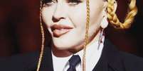 Apesar de Madonna alegar que as fotos clicadas dessa maneira distorcem a fisionomia de qualquer pessoa, o fato é que elas mostraram o que não pôde ser visto na transmissão do Grammy: o rosto da cantora  Foto: Reprodução/Instagram / Reprodução/Instagram