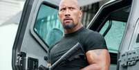 The Rock interpretou o agente Luke Hobbs em vários filmes de Velozes & Furiosos  Foto: Universal Pictures / Divulgação