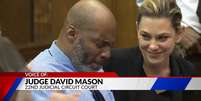 Lamar Johnson se emocionou ao ouvir a decisão do juiz   Foto: CBS News 