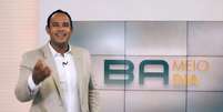Apresentador da TV Bahia divertiu seguidores ao contar como 'trollou' foliã  Foto: Reprodução/TV Globo