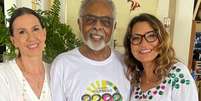 Janja com Gilberto Gil e a mulher dele, Flora Gil  Foto: Divulgação