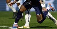 Neymar torceu o tornozelo direito  Foto: Sarah Meyssonnier / Reuters