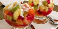 Salada de frutas com iogurte  Foto: Guia da Cozinha