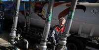 Trabalhador em refinaria de petróleo em Gdansk, Polônia
27/02/2023
REUTERS/Kacper Pempel  Foto: Reuters