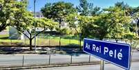 Pelé já tem homenagens em Minas. Na sua terra natal, Três Corações, e agora no Gigante da Pampulha (Foto: Amir Martins/PBH)  Foto: Lance!