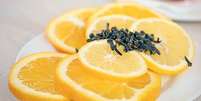Laranja com cravo ajuda a afastar insetos da cozinha Foto: Guia da Cozinha