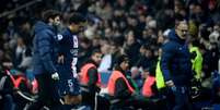 Marquinhos deixou o campo contra o Nantes lesionado (FRANCK FIFE / AFP)  Foto: Lance!