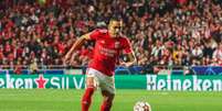 Gilberto entrou bem na partida e sofreu o pênalti do quarto gol do Benfica (Foto: Divulgação/SL Benfica)  Foto: Lance!