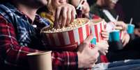 Cinemas terão filmes de alto orçamento em 2023 para assistir com amigos e família.  Foto: LightField Studios | ShutterStock / Portal EdiCase