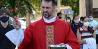 O padre Wagner Divino era quem dirigia a caminhonete em acidente no MS  Foto: Reprodução/Facebook/Catedral Nossa Senhora da Abadia e Santo Antônio de Pádua 