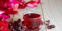 Chá de hibisco   Foto: Mironmax Studio | ShutterStock / Portal EdiCase