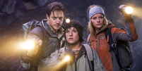 Brendan Fraser, Josh Hutcherson e Anita Briem em cena de Viagem ao Centro da Terra.  Foto: Adoro Cinema