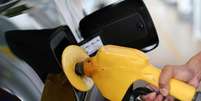 Abastecer carro com etanol já vale mais a pena que gasolina em oito estados; veja  Foto: Dida Sampaio / Estadão / Estadão