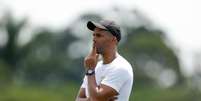 Lázaro observando a equipe durante jogo-treino (Foto: Rodrigo Coca/Agência Corinthians)  Foto: Lance!