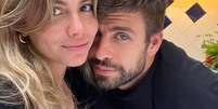 Piqu&eacute; e Clara Ch&iacute;a  Foto: Instagram/ Gerard Piqu&eacute; / Estad&atilde;o