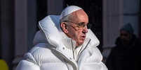 Imagens do Papa Francisco vestindo um casacão branco estilo “puffer” foram criada pela IA Midjourney  Foto: reprodução redes sociais / Flipar