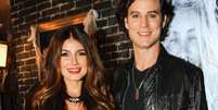 Cr&iacute;tica sobre rosto de Paula Fernandes n&atilde;o impede cantora de curtir festa com o namorado. Veja!.  Foto: AGNews / Purepeople