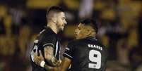 Gustavo Sauer e Tiquinho Soares marcaram os gols do Botafogo (Foto: Vitor Silva/Botafogo)  Foto: Lance!