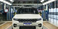 Jeep celebra 1 milh&atilde;o de ve&iacute;culos produzidos em Goiana (PE).  Foto: Stellantis / Guia do Carro