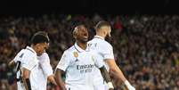 Vinícius Jr celebra gol que abriu o placar na goleada (LLUIS GENE / AFP)  Foto: Lance!