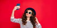 Postar muitas selfies é sinal de narcisismo, afirma estudo -  Foto: Shutterstock / Saúde em Dia
