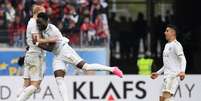 Bayern de Munique espantou a zebra e venceu o Freiburg na Bundesliga (THOMAS KIENZLE / AFP)  Foto: Lance!