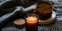 Essas velas vão perfumar e trazer boas energias para sua casa -  Foto: Shutterstock / João Bidu