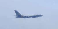 Aeronaves chinesas realizaram exercícios militares no fim de semana e treinaram ataques a alvos em Taiwan  Foto: Reuters / BBC News Brasil