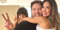 A coach publicou foto abraçando Thiago Nigro junto com a filha Sophia  Foto: Reprodução/Instagram/@mairacardi