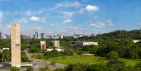 Praça do relógio, na Universidade de São Paulo (USP)  Foto: Cecília Bastos/USP Imagem/Reprodução / Guia do Estudante