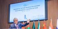 O presidente Lula esteve no Banco do Brics e defendeu uma moeda alterrnativa ao dólar para as trocas comerciais entre os cinco países que compõem o organismo Crédito  Foto: Ricardo Stuckert/PR / Perfil Brasil