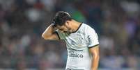 Giuliano jogador do Corinthians lamenta chance perdida durante partida contra o Remo no estadio Mangueirao pelo campeonato Copa do Brasil  Foto:  Fernando Torres/ Gazeta Press 