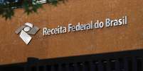 Secretário da Receita Federal, Robinson Barreirinhas, disse que o Ministério da Fazenda não deve recuar do fim da isenção em compras internacionais entre pessoas físicas de até US$ 50  Foto: Werther Santana/Estadão / Estadão