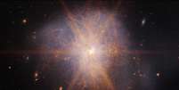 O Telescópio Espacial James Webb capturou esta imagem das galáxias em fusão conhecidas como Arp 220.   Foto: NASA, ESA, CSA, STScI; Processamento de imagem: Alyssa Pagan (STScI)