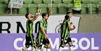 Coelho quer manter o embalo aapós vencer o Peñarol, já o time argentino busca a primeira vitória na competição continental - (Foto: Mourão Panda/América-MG)  Foto: Lance!