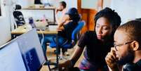 Cerca de 120 jovens negros estarão no hackathon do MBM Experience com workshops em Web3  Foto: Desola Lanre-Ologun / Unsplash