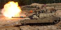 Tanques americanos Abrams durante treinamento da Otan na Letônia em 2021  Foto: DW / Deutsche Welle