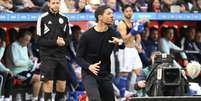 Xabi Alonso vem se destacando no comando do Bayer Leverkusen (ROBERTO PFEIL / AFP)  Foto: Lance!