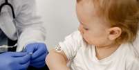Dia Mundial de Combate à Meningite: a vacina continua sendo a maneira mais eficaz de prevenção  Foto: Freepik / Viva Saúde