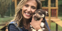 Luisa Mell em foto com cachorro  Foto: Instagram
