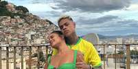 Casal na vida real, Bella Campos e MC Cabelinho vão contracenar cena de beijo em novela  Foto: Instagram/Mccabelinho / Estadão
