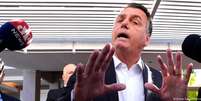 Após a operação, o ex-presidente Jair Bolsonaro negou qualquer fraude e disse que não tomou a vacina contra a covid-19  Foto: DW / Deutsche Welle