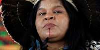 "Queremos acabar com esse conflito armado que deixou tantas vítimas", diz Sonia Guajajara sobre a situação na TI Yanomami, onde equipes de fiscalização e segurança atuam para expulsar garimpeiros Foto: DW / Deutsche Welle