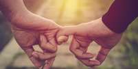 Faça essas orações para inspirar amor -  Foto: Shutterstock / João Bidu