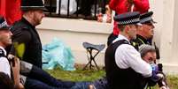 Policiais prendem manifestante anti-monarquia durante coroa&ccedil;&atilde;o de Charles III   Foto: Yara Nardi