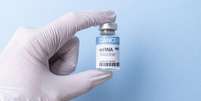 Vacinas de mRNA surgiram na busca por combater o câncer, mas foram adaptadas a doenças infecciosas  Foto: Getty Images / BBC News Brasil