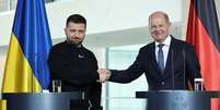 Presidente da Ucrânia, Volodymyr Zelensky, encontrou-se com o chanceler alemão, Olaf Scholz, em Berlim  Foto: EFE / BBC News Brasil